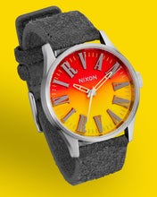 Charger l&#39;image dans la galerie, Montre Nixon x Nirvana Sentry Leather
